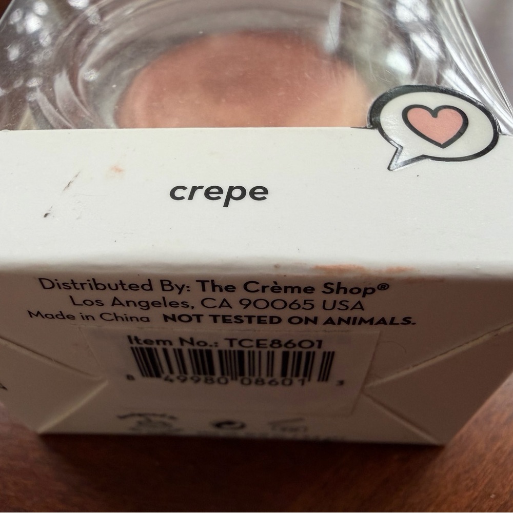 NEW The Crème Shop Eyeshadow in Crepe. Leaves a velvety rich long wearing finish - Picture 2 of 6